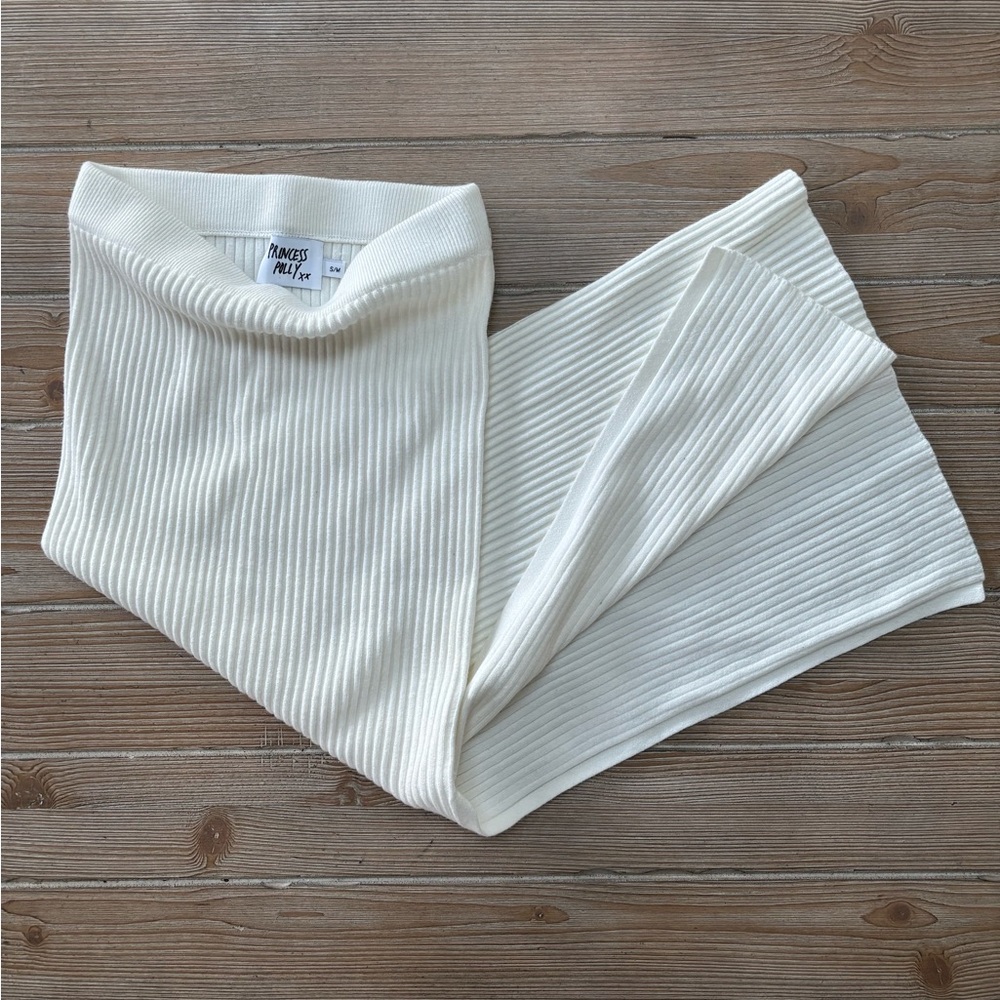 New white ribbed skirt, side split